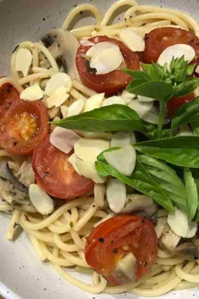 mushroom and cherry tomato pasta