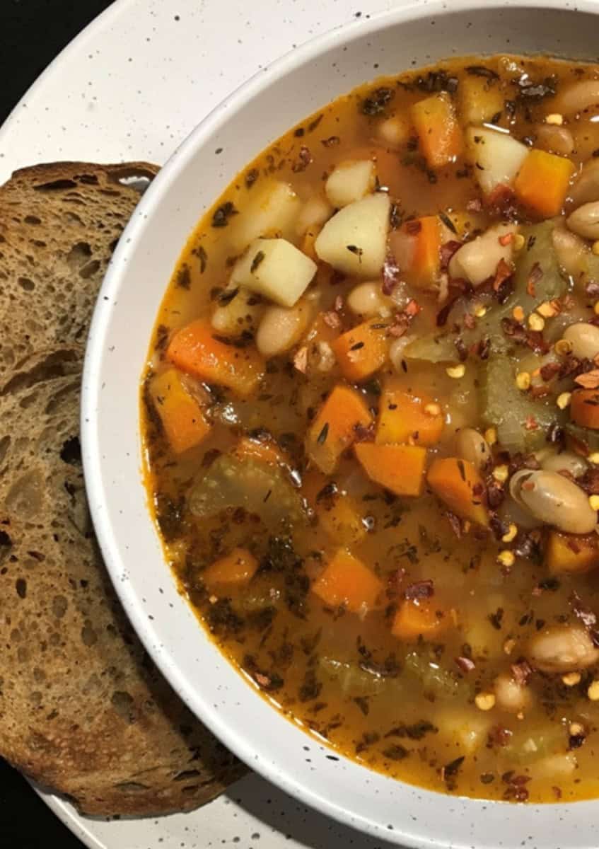 tuscan white bean soup served with rye bread