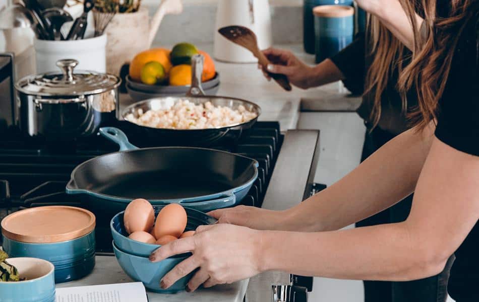 Can You Cook Eggs in Enameled Cast Iron? 7 Tips for