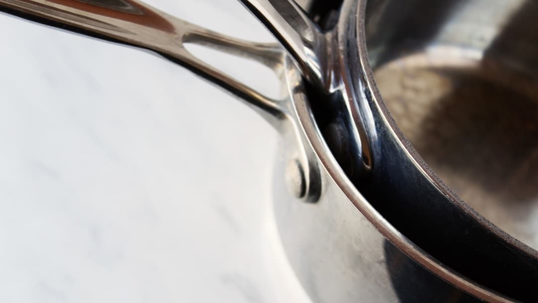 discoloration stainless steel pan