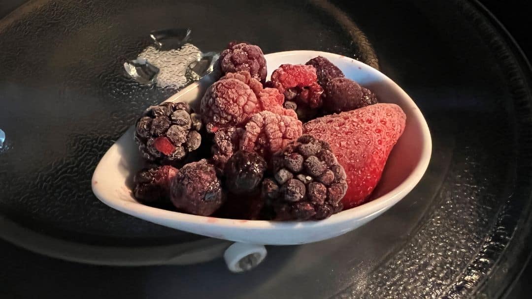 15 Ways to Get the Smell Out of a Microwave Oven