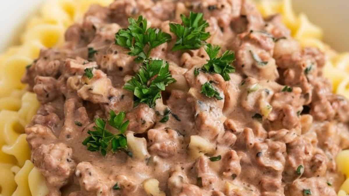Quick And Easy Ground Beef Stroganoff Recipe OvenSpot Quick And Easy Ground Beef Stroganoff Recipe OvenSpot