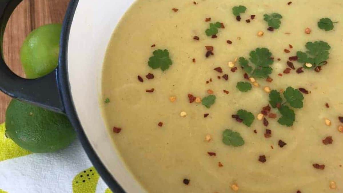 coconut curry cauliflower soup