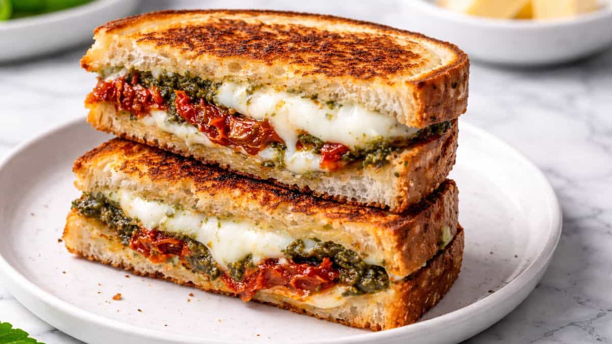 sun-dried tomato pesto grilled cheese