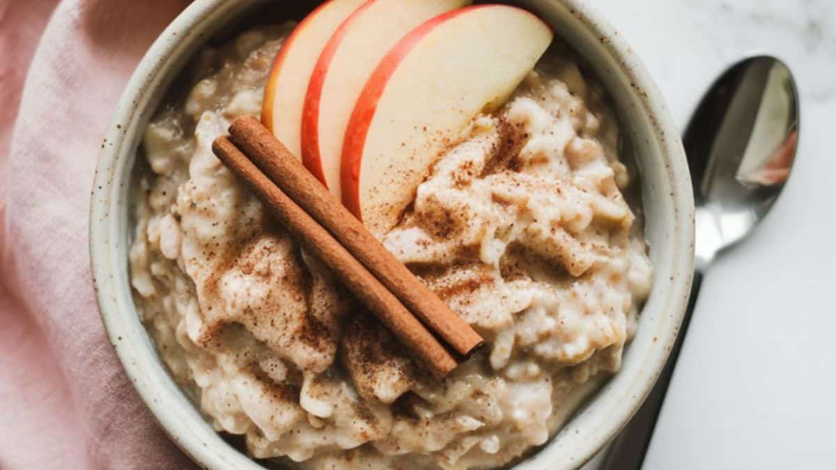 slow cooker apple cinnamon oatmeal