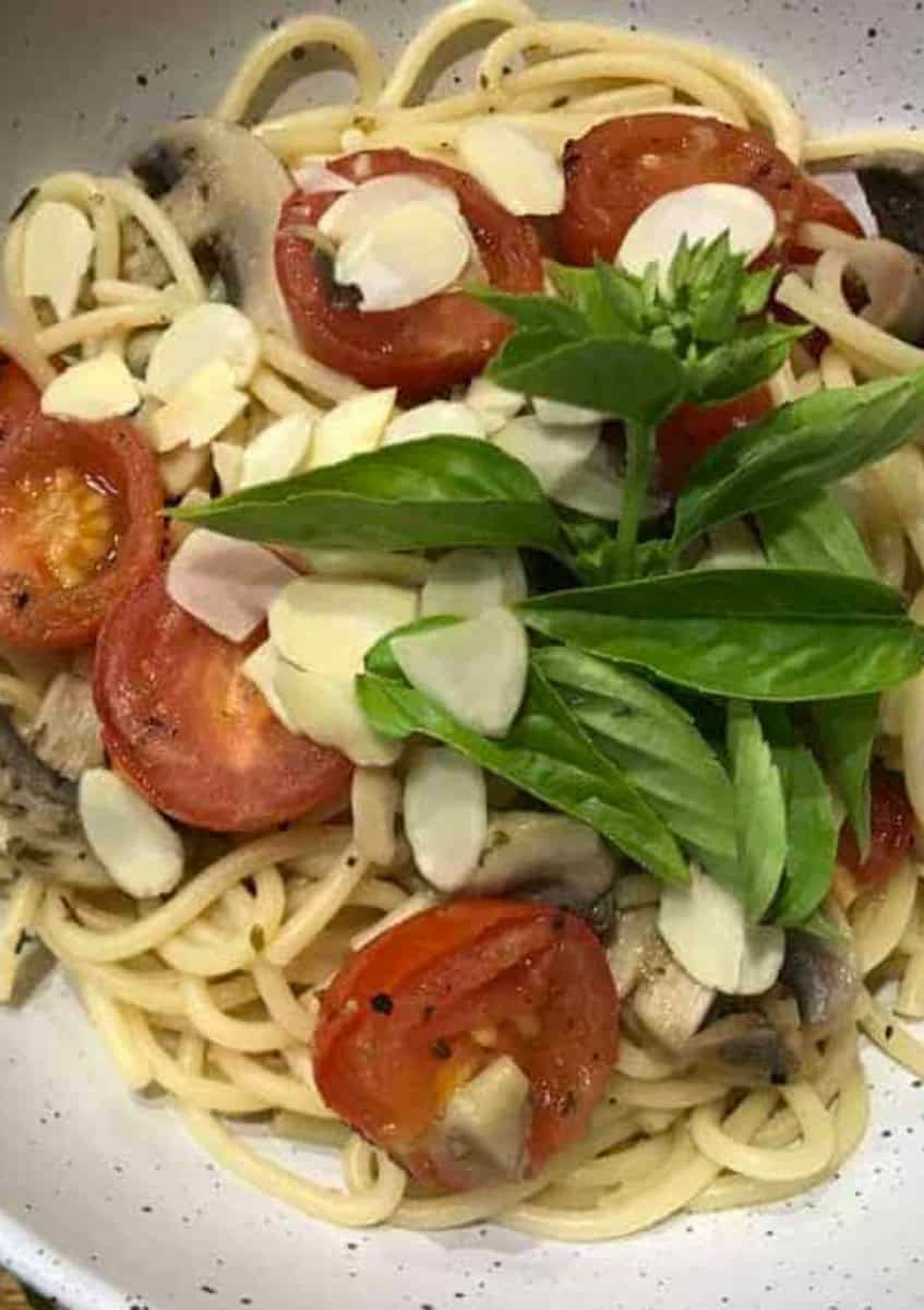 mushroom cherry tomato pasta