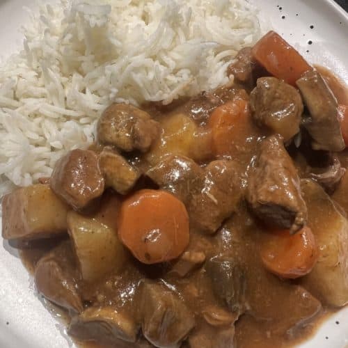 red wine and beef stew with steamed rice